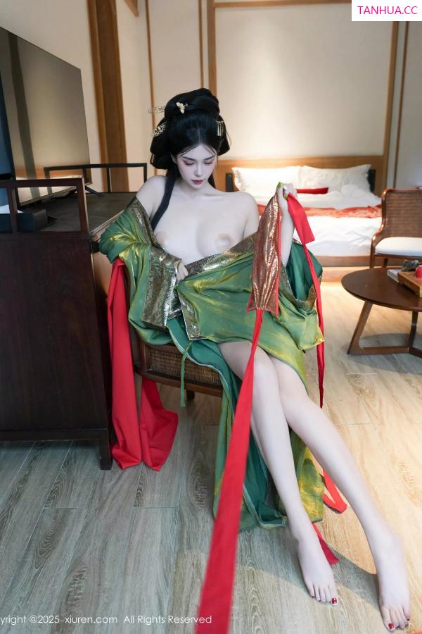   [XiuRen]高清写真图 2025.04.09 No.10126 雪糕CiCi 性感古风第62张图片